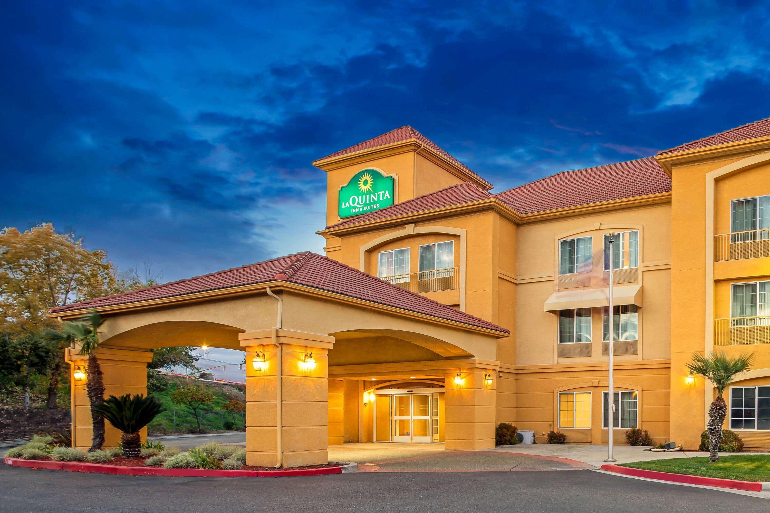La Quinta By Wyndham Manteca - Ripon Hotel Exterior photo